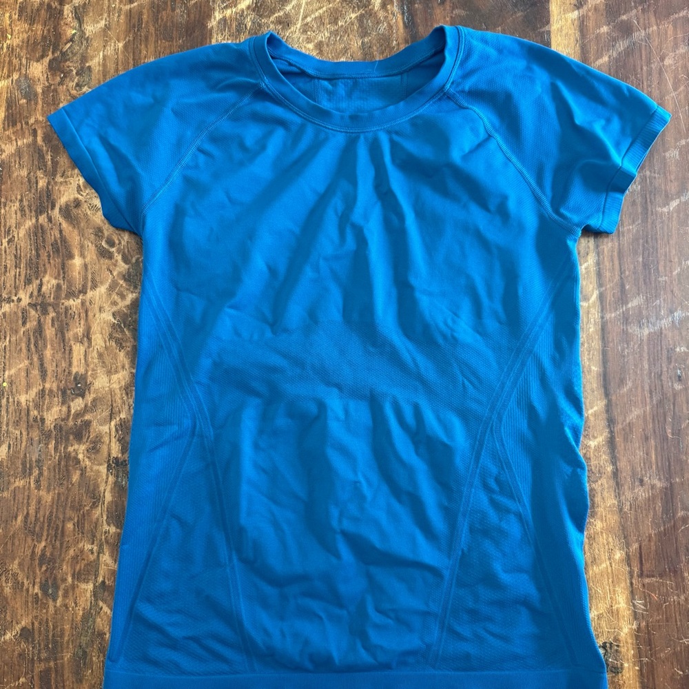 Athleta Momentum Tee